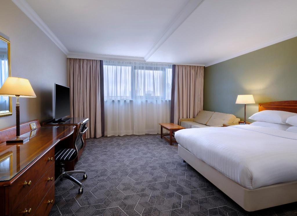 Guest Room, Superior, King Bed, Sofa