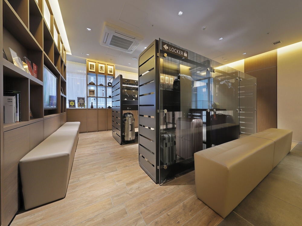 Keio Presso Inn Tokyo Station Yaesu 58/76