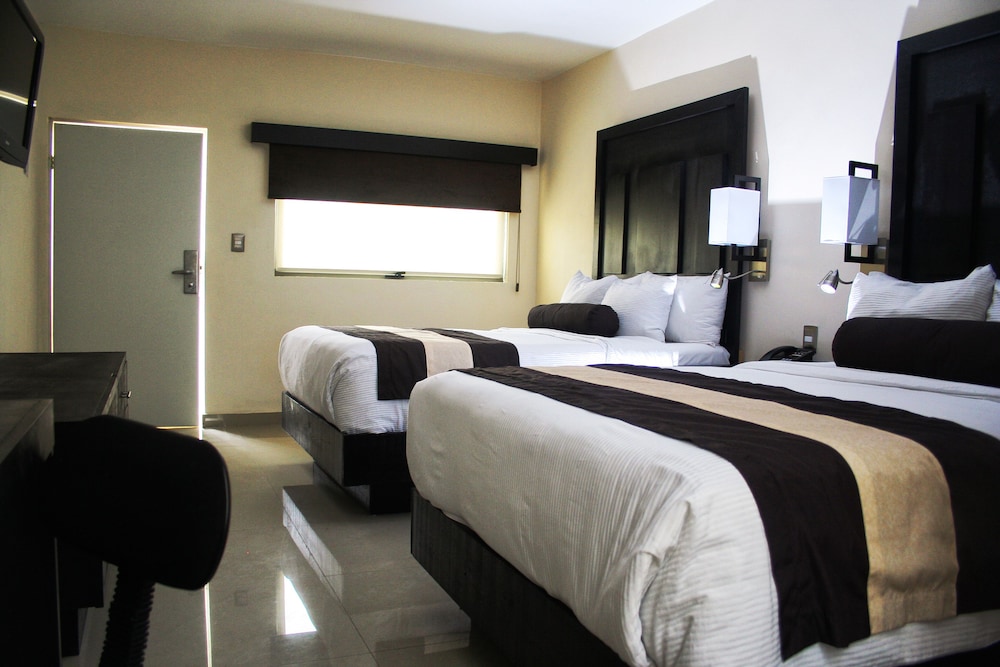 Hotel El Camino Inn and Suites 13/50