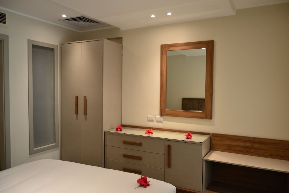 Rivoli Suites 47/48