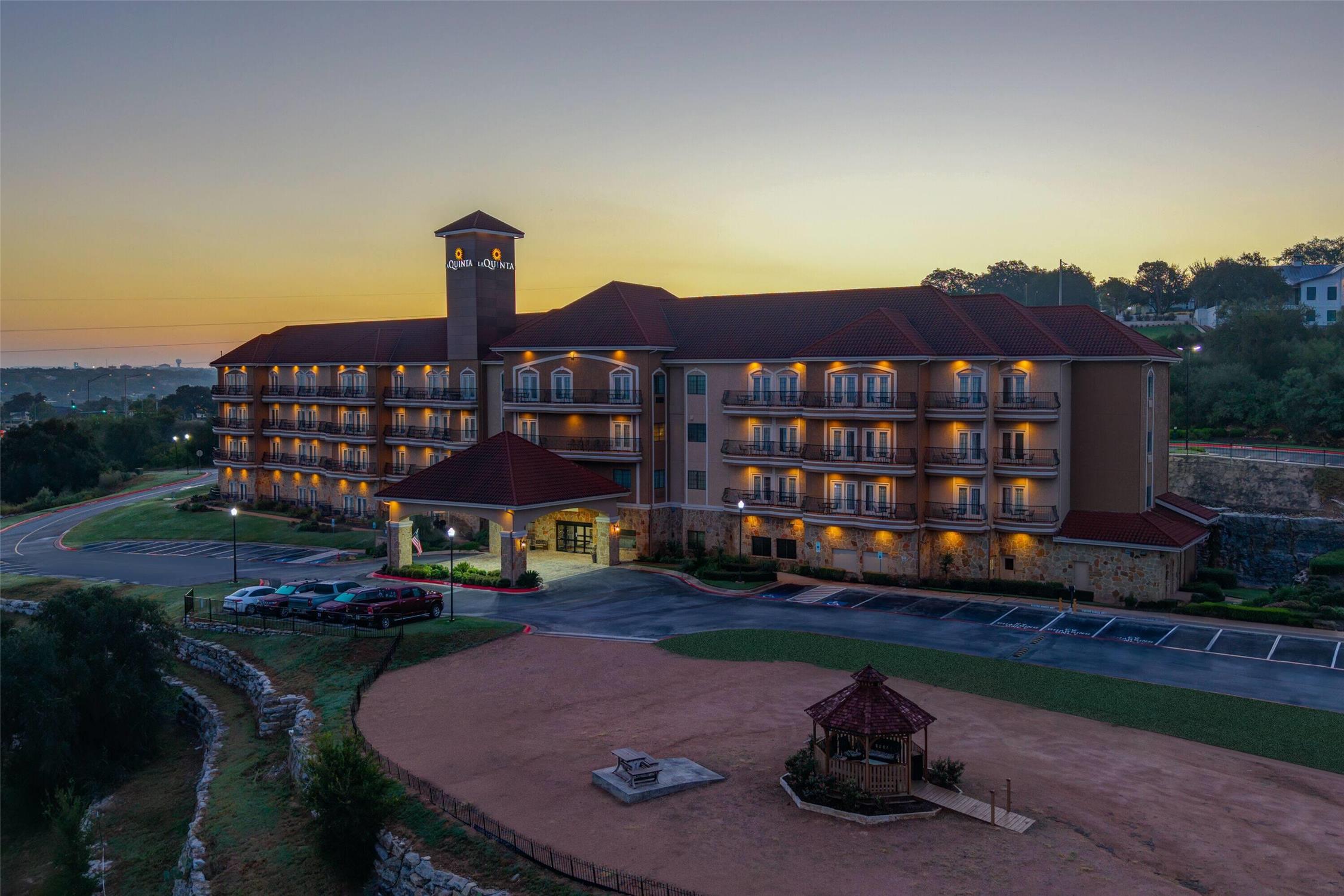 La Quinta Inn Suites Marble Falls 62/77