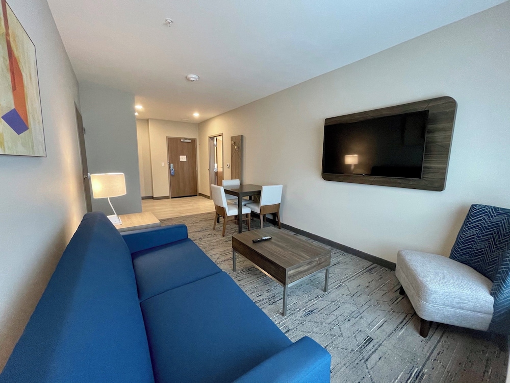 Holiday Inn Express & Suites Ft. Smith Airport, an IHG Hotel 46/75
