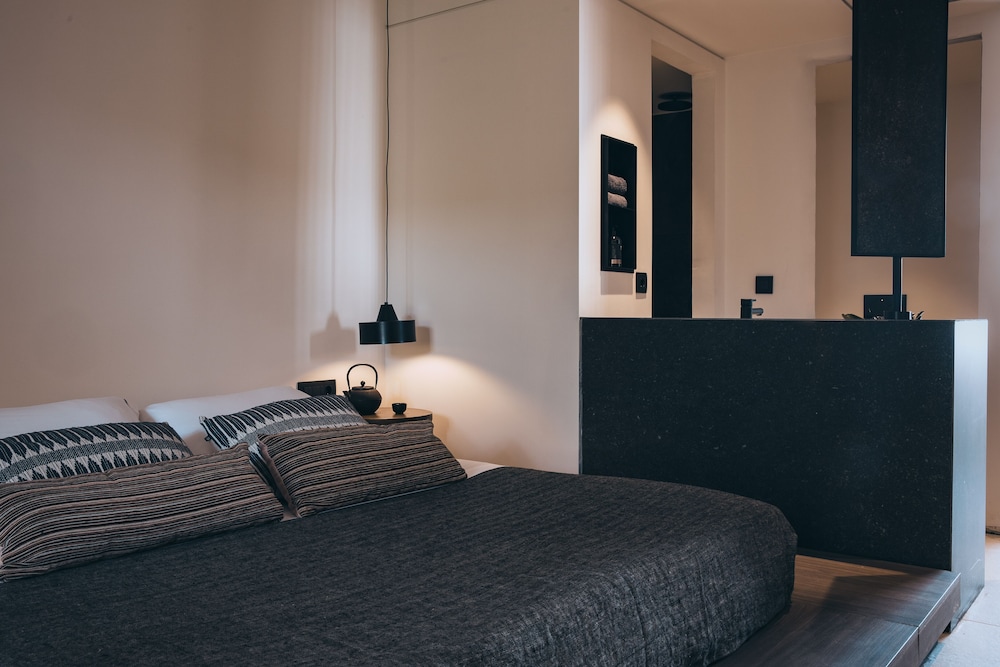 More Meni Residence and Suites 41/50