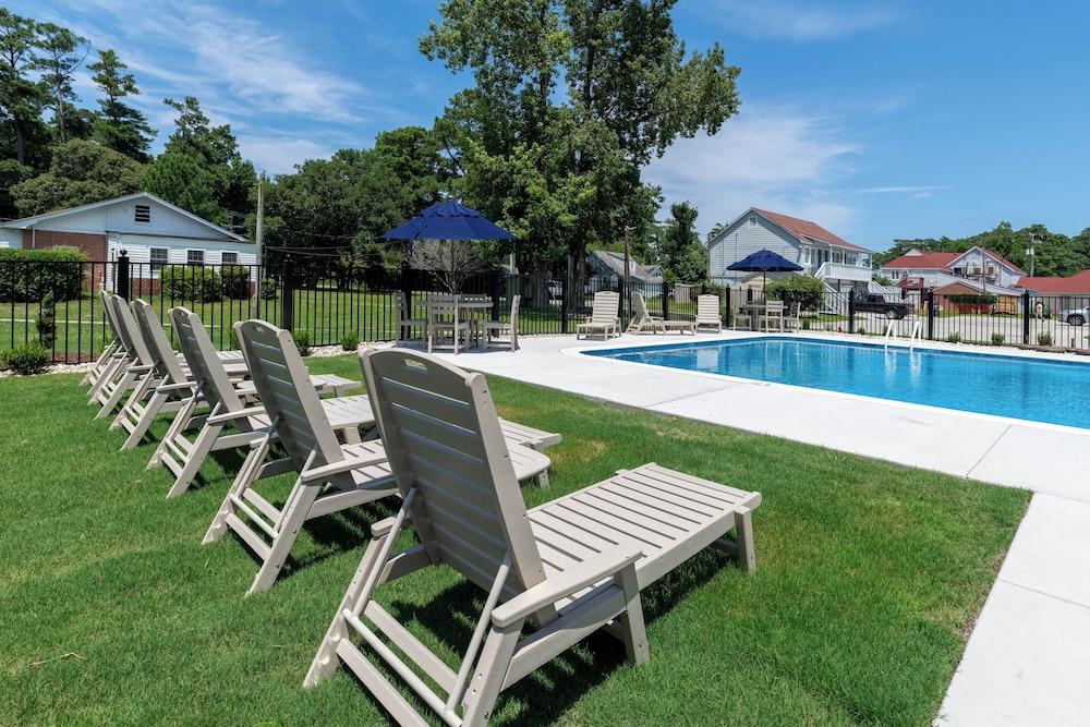 Hotel Manteo, Trademark Collection by Wyndham 46/51