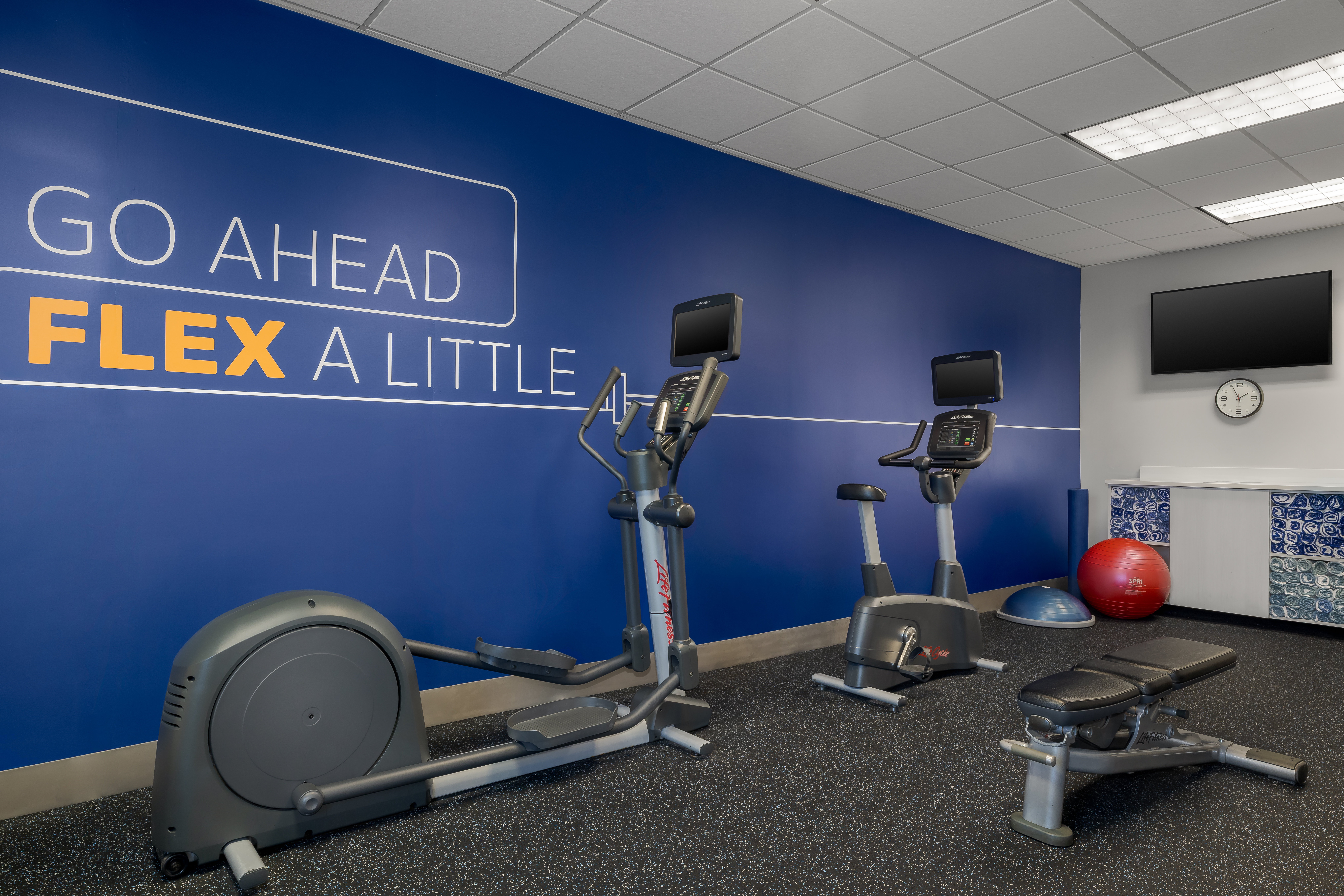 Holiday Inn Express Myrtle Beach-Broadway at the Beach 30/56