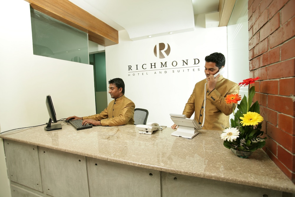 Richmond Hotel And Suites 4/37