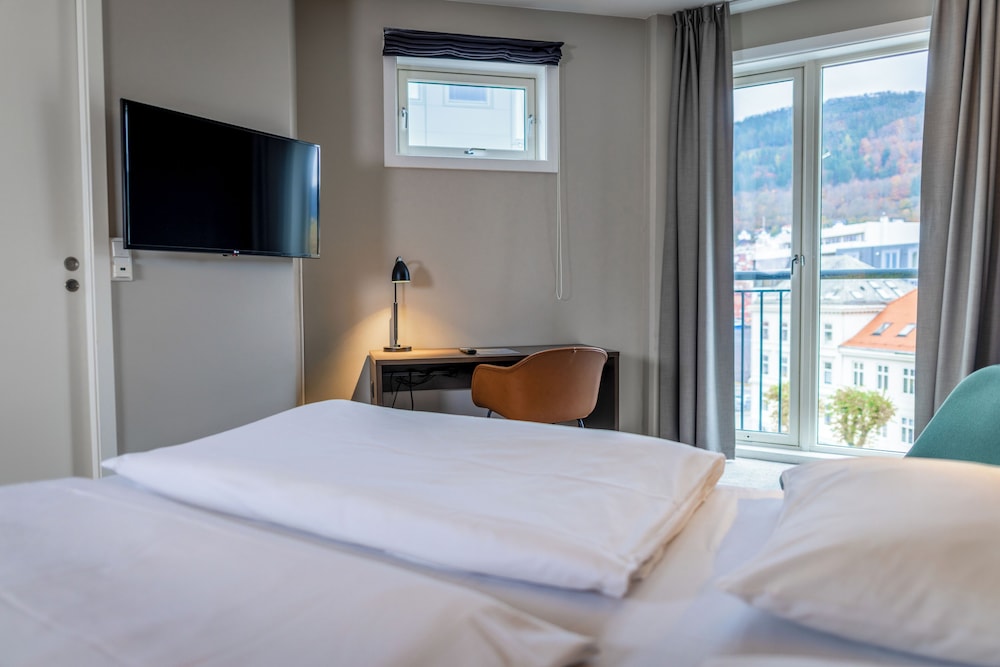 SUPERIOR, DOUBLE BED