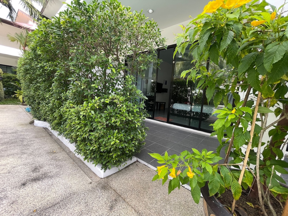 Lotus Bleu Resort & Restaurant 43/61