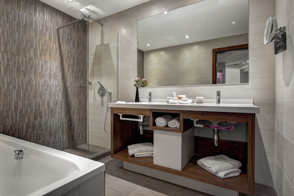Radisson Blu Resort Malta St Julians 50/50