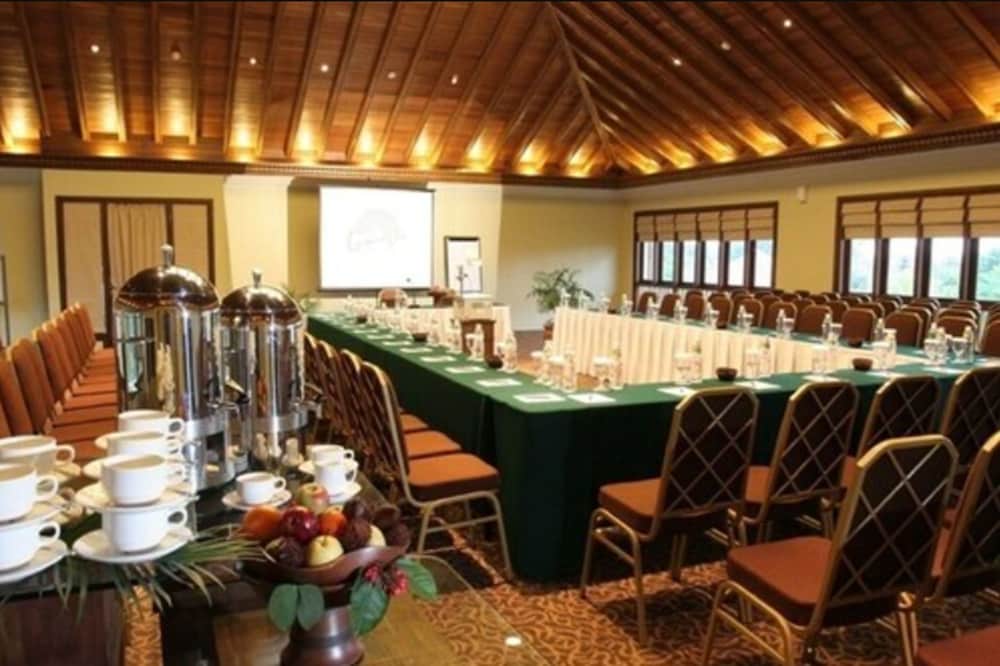 Laras Asri Resort And Spa 50/66