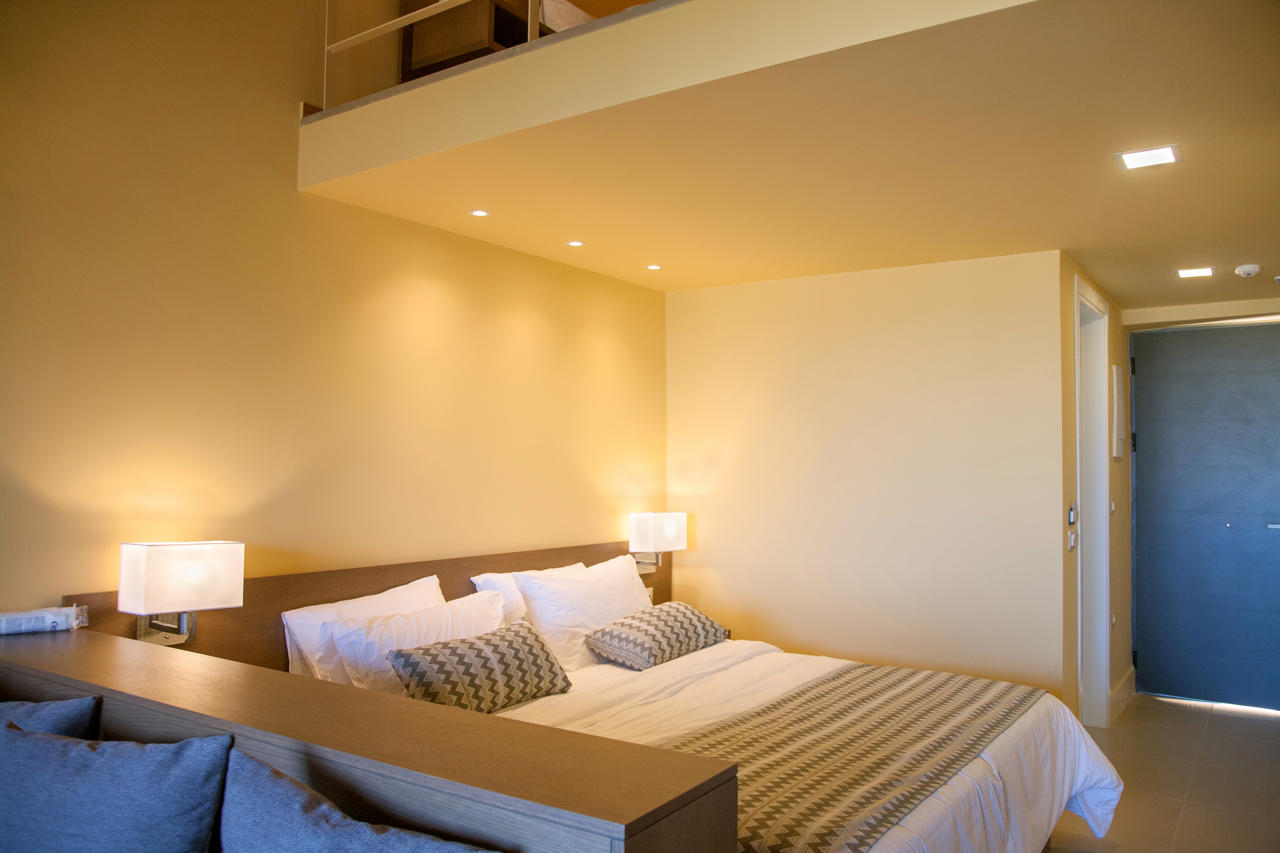 Ilion Beach Hotel 8/36