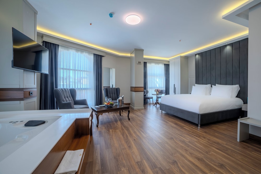 SUITE, ANNEX, CORNER