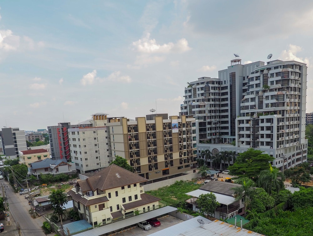 Casa Luxe Hotel And Resident in BANGKOK