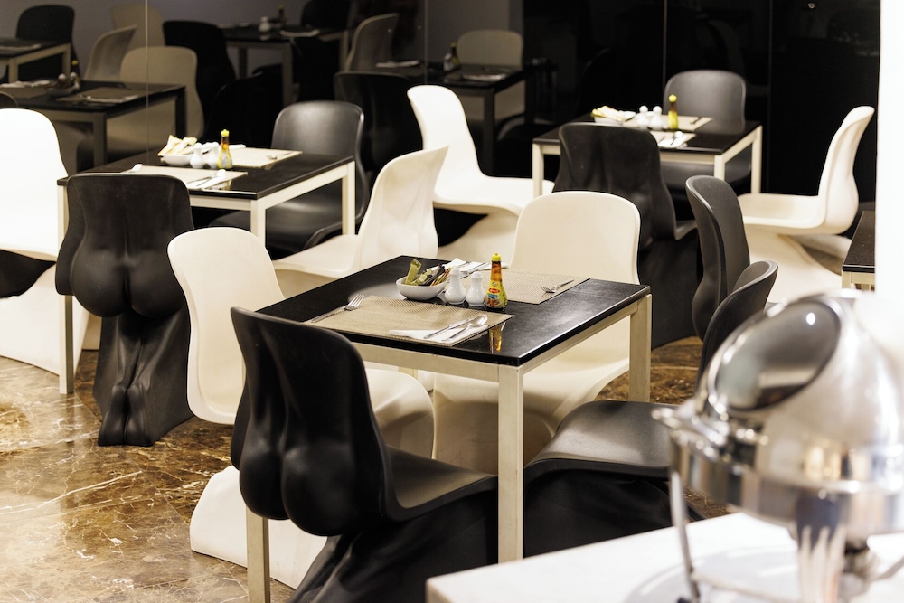 S33 Compact Sukhumvit Hotel 63/78