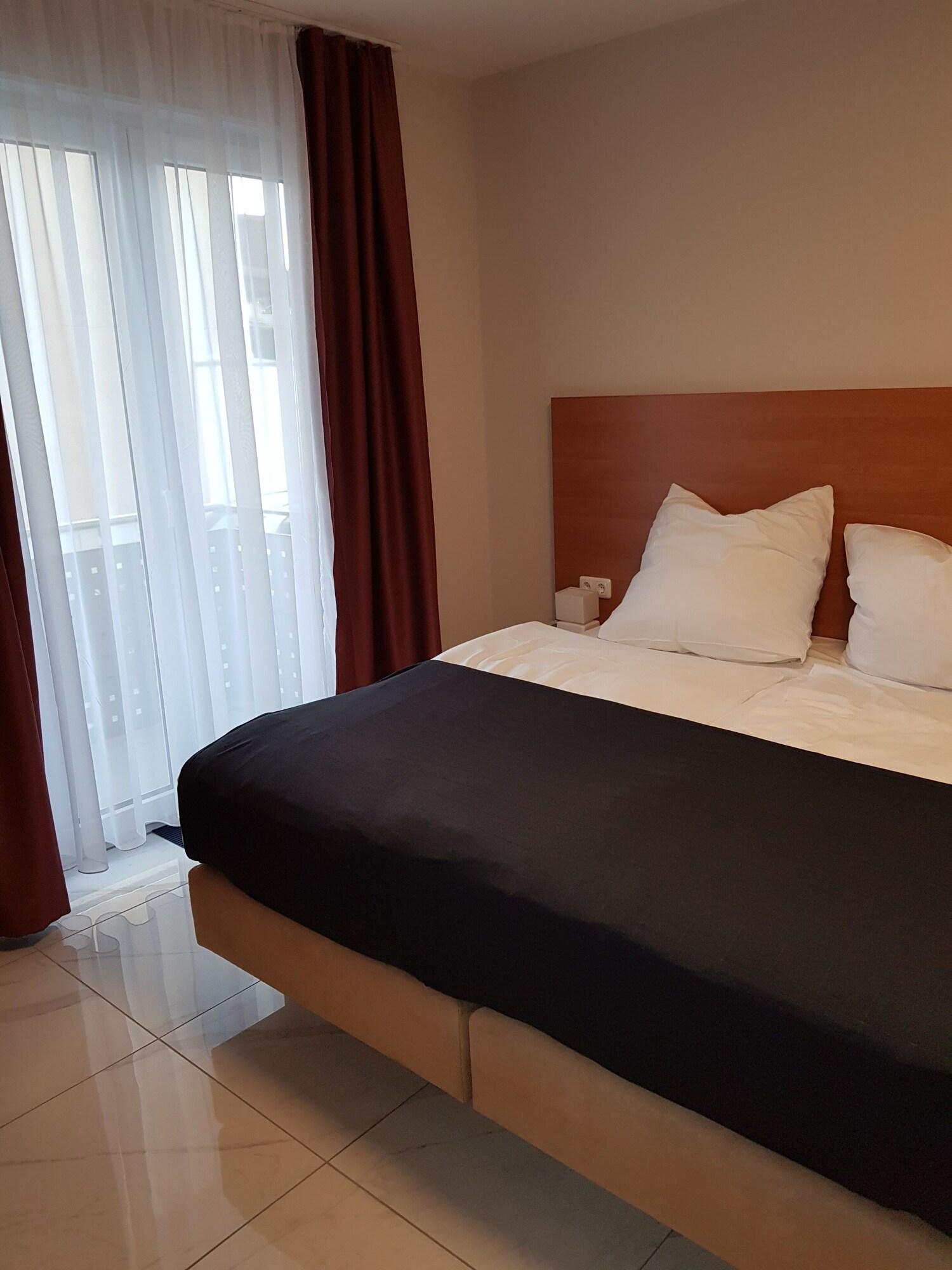 Hotel Emiliana am Bahnhof 4/17