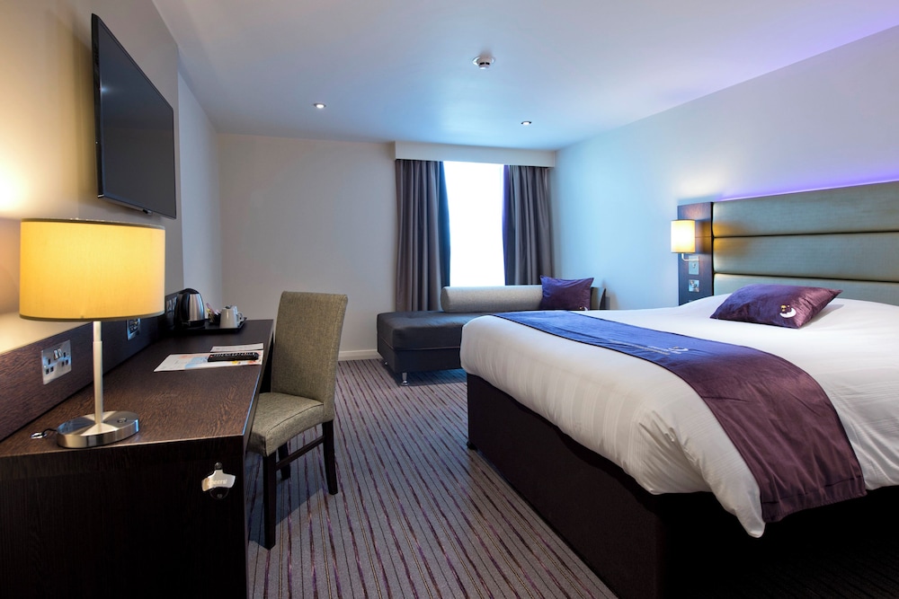 Premier Inn Manchester Salford Media City Hotel 15/44
