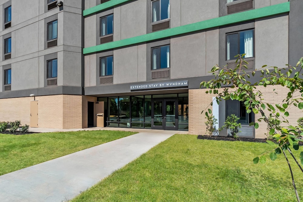 ECHO Suites Extended Stay by Wyndham Sterling 40/41