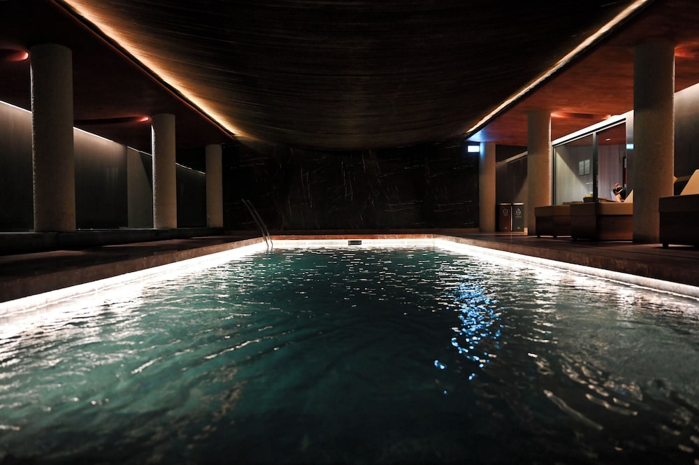 Reef Hotel & Spa 66/87