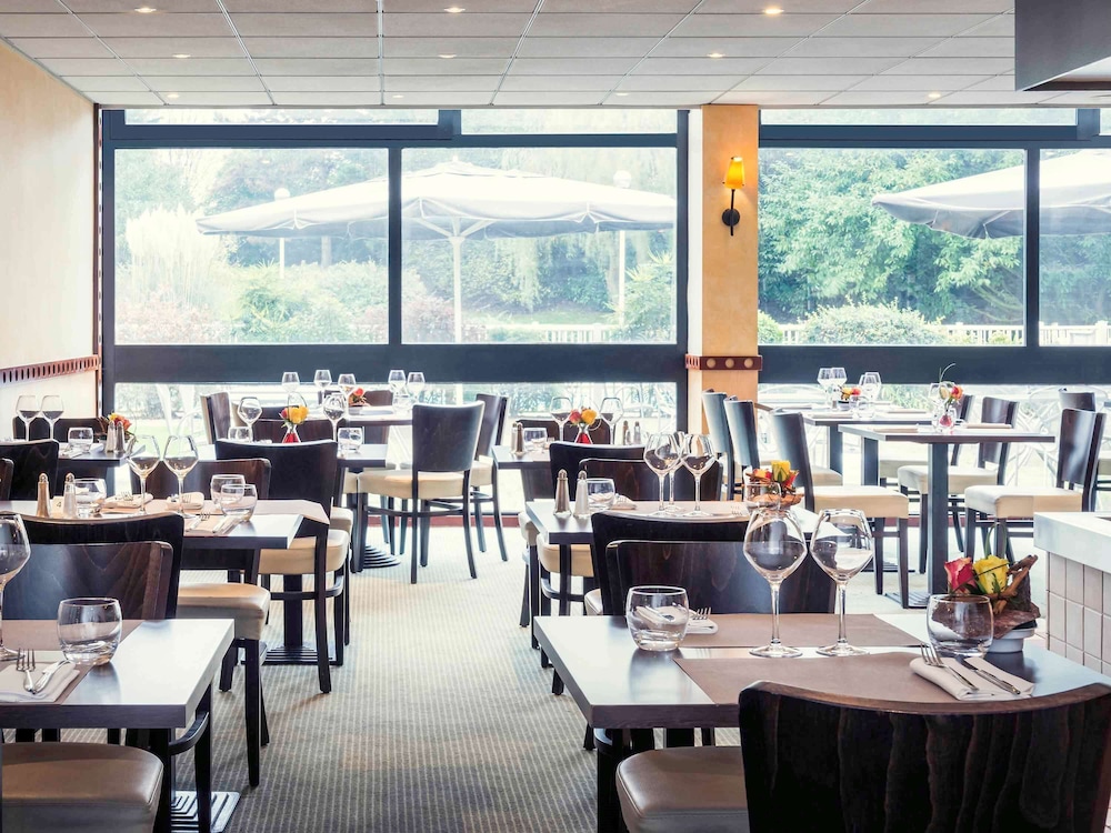 Hotel Mercure Paris Le Bourget 56/74