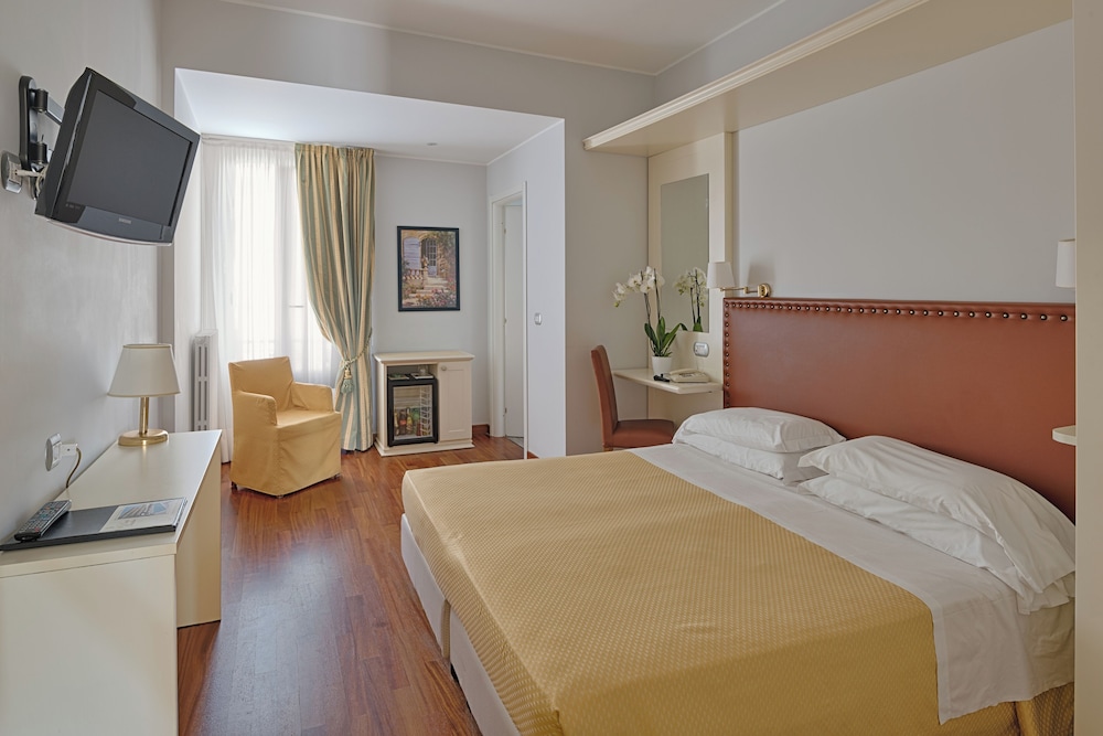 Hotel Paradiso 14/78