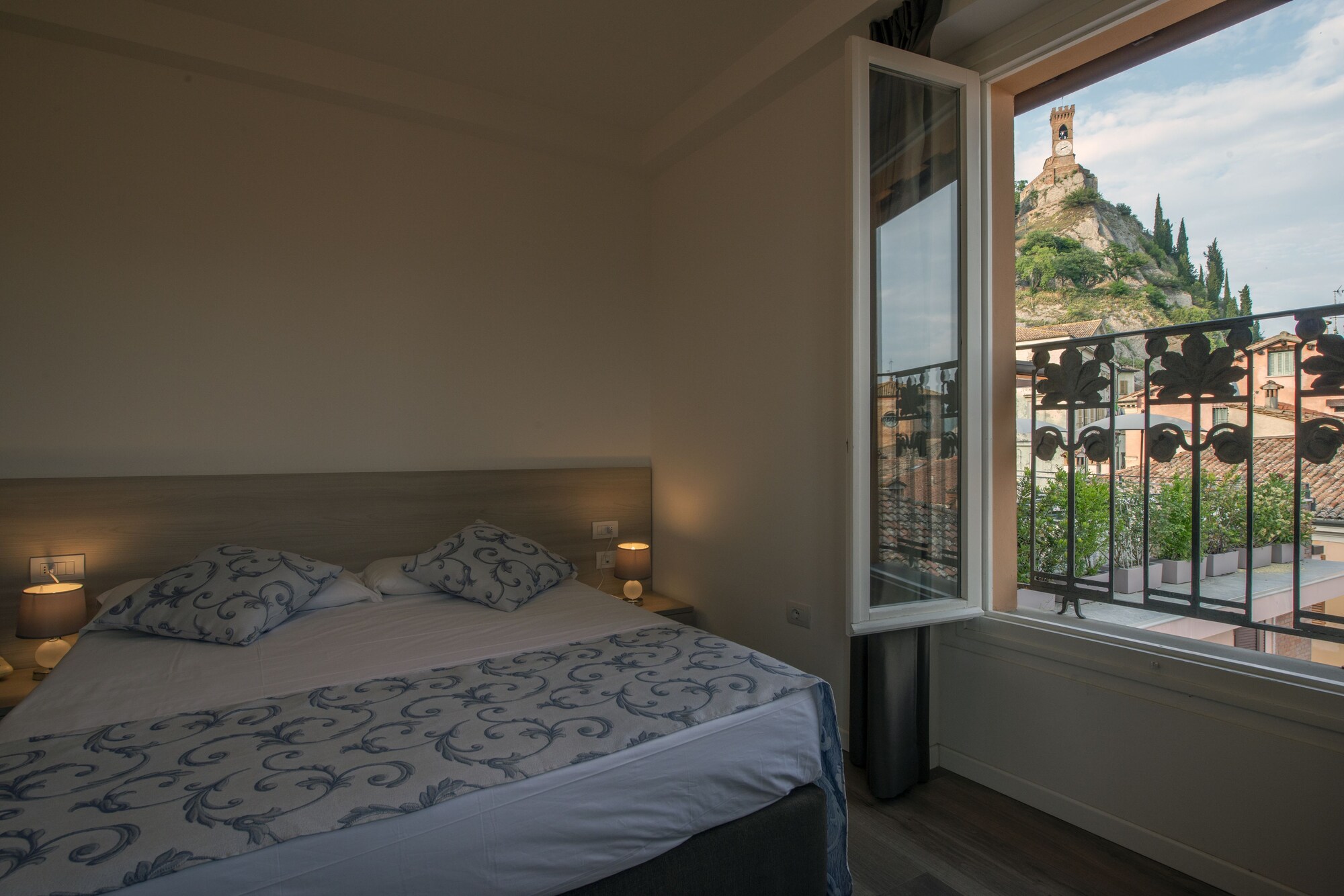 COMFORT, DOUBLE OR TWIN BED