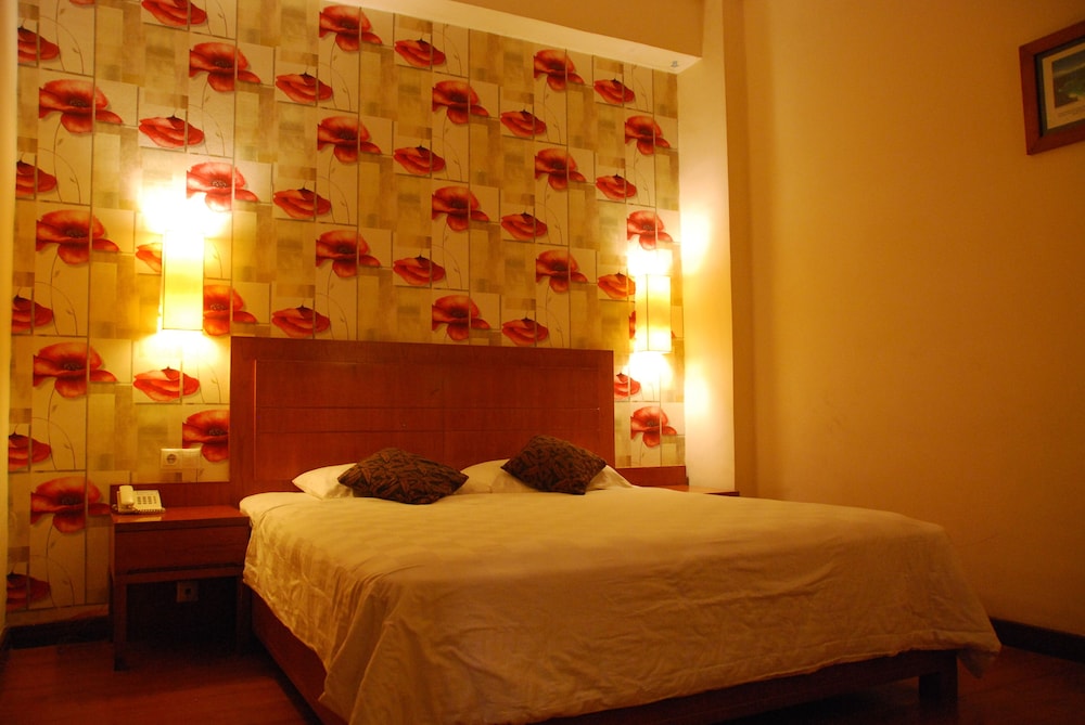 ROYAL JELITA HOTEL 17/45