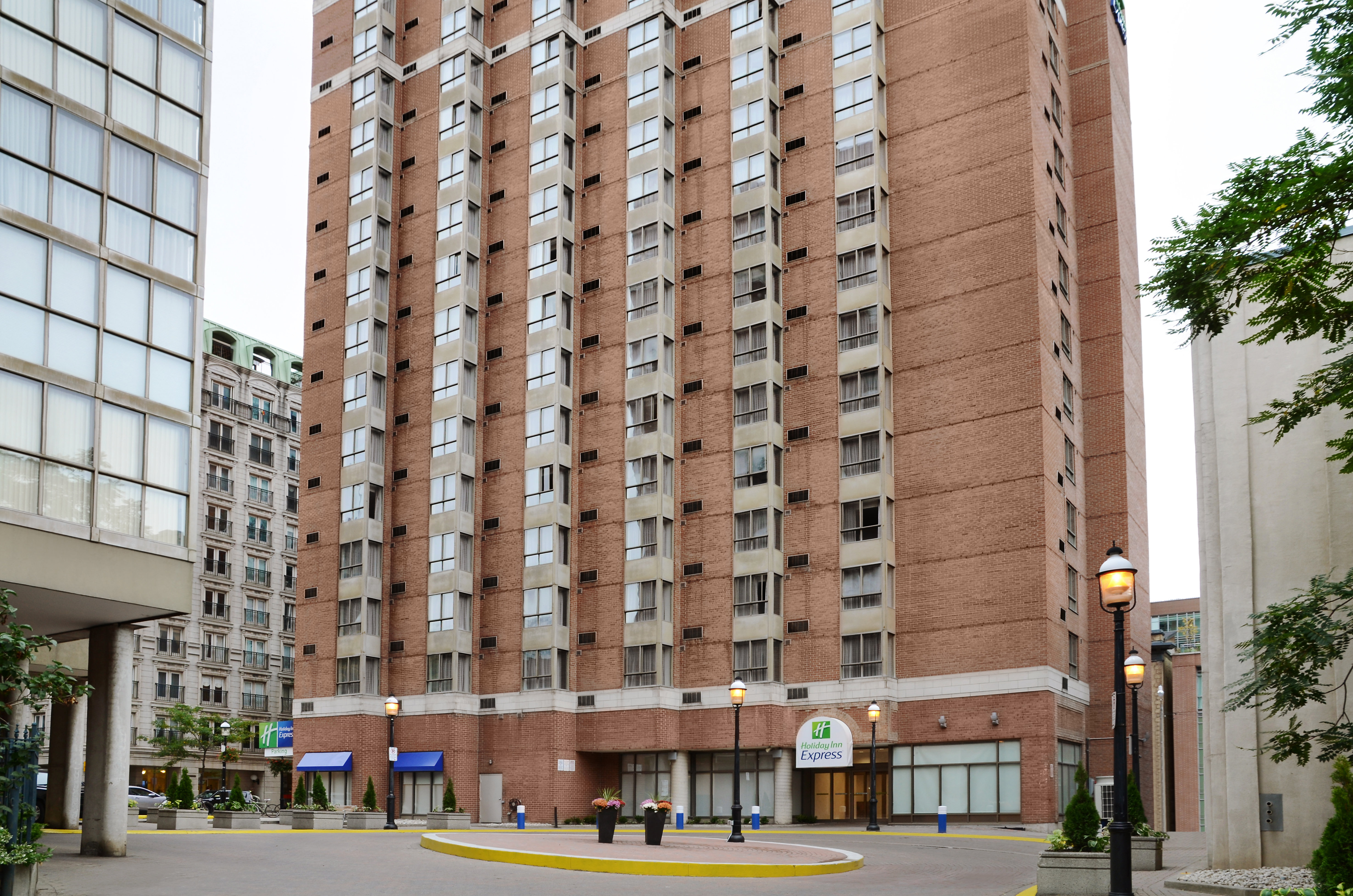 Holiday Inn Express Toronto Downtown in TORONTO