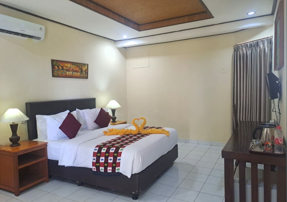 Lovina Beach Hotel 20/65
