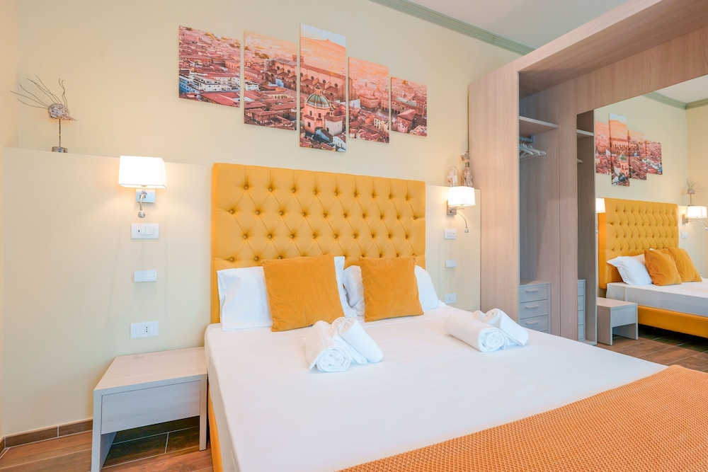 1 Bedroom, Apartment, Queen Bed, Hill View, Sofa