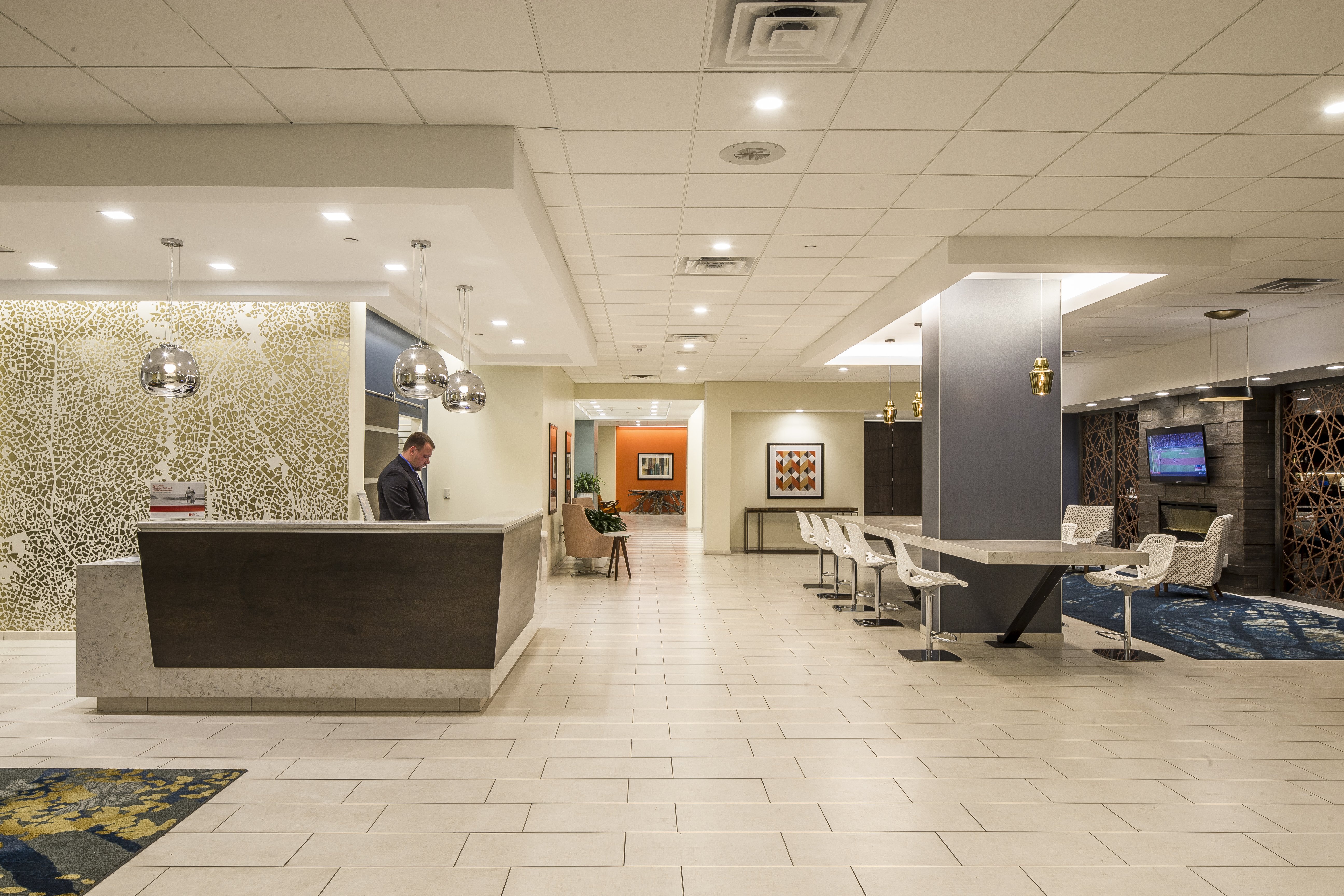Crowne Plaza Suites Pittsburgh South 7/76