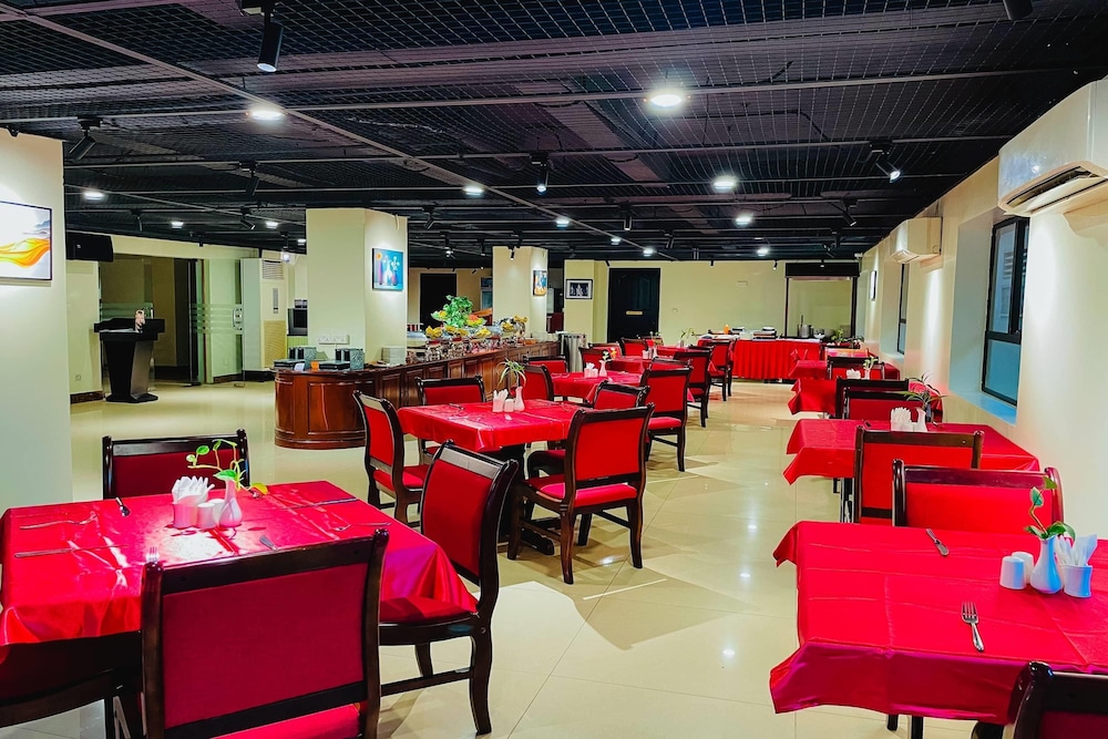 Ramada by Wyndham Phnom Penh Central 30/38
