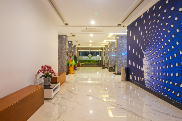 Ocean Beach Hotel 5/11