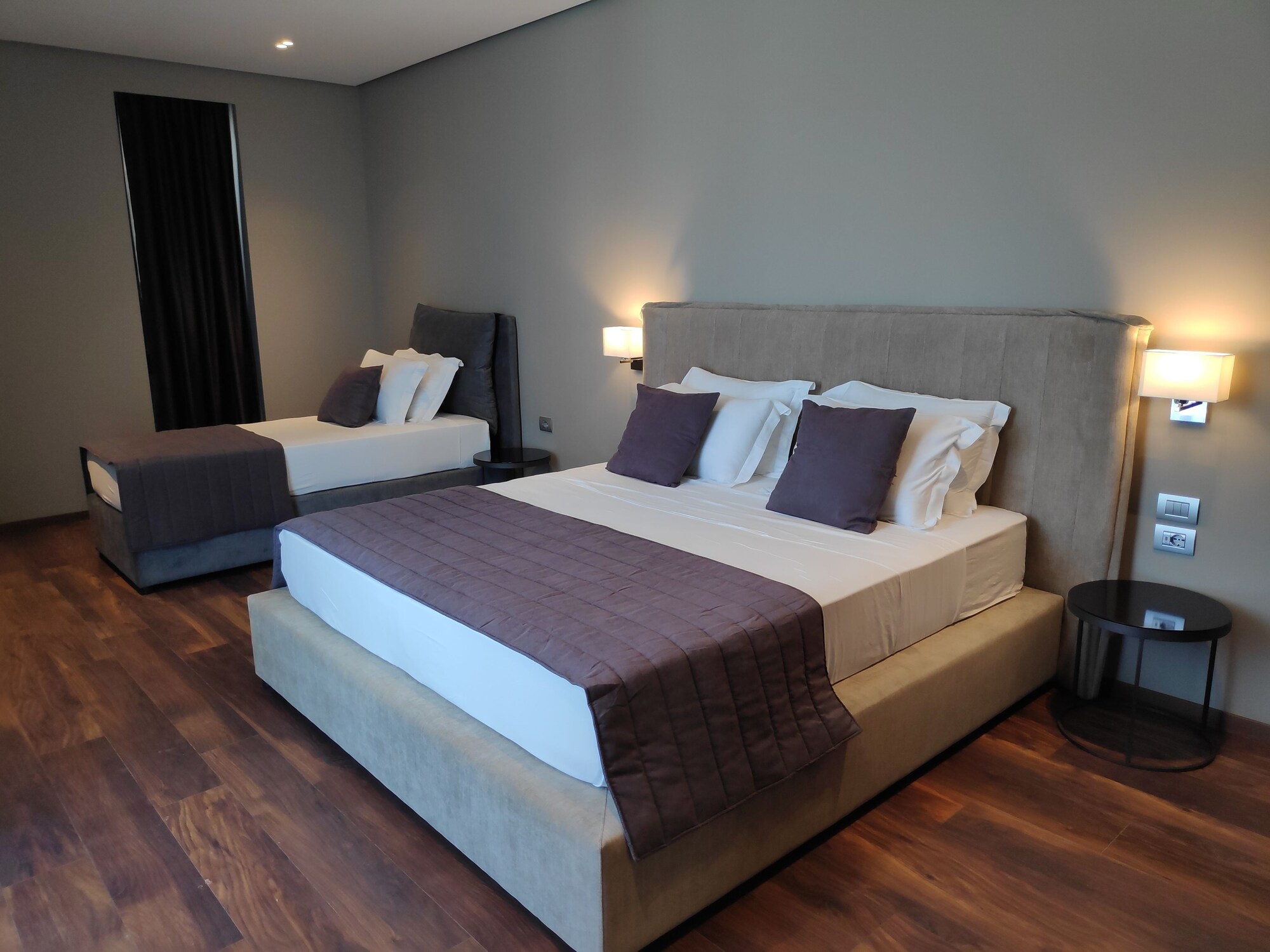 EXECUTIVE, KING BED, SEA VIEW, SOFA, BALCONY