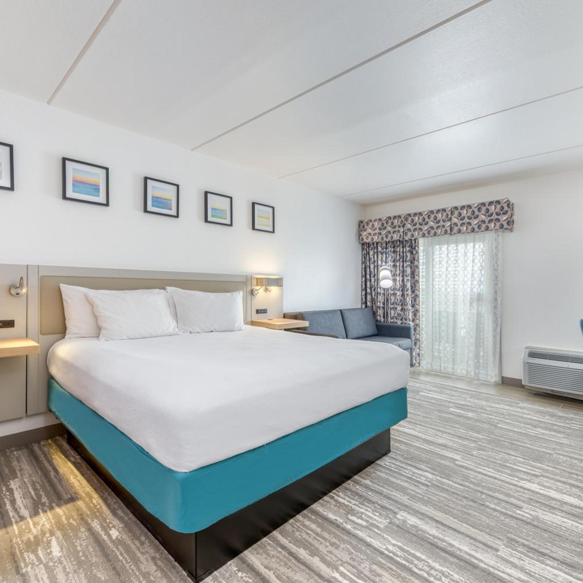 Room, King Bed, Side Ocean View