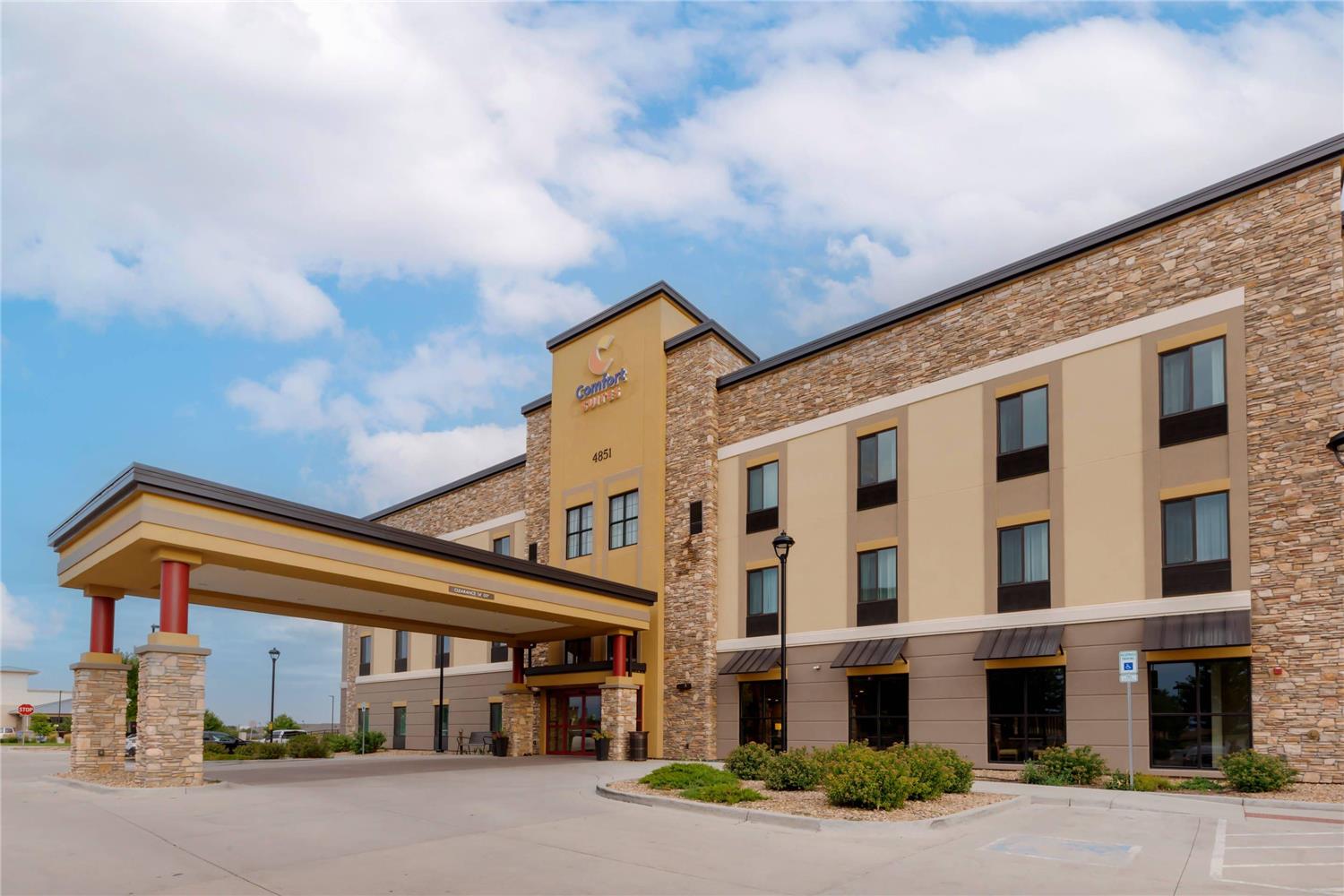 Comfort Suites Loveland 42/48