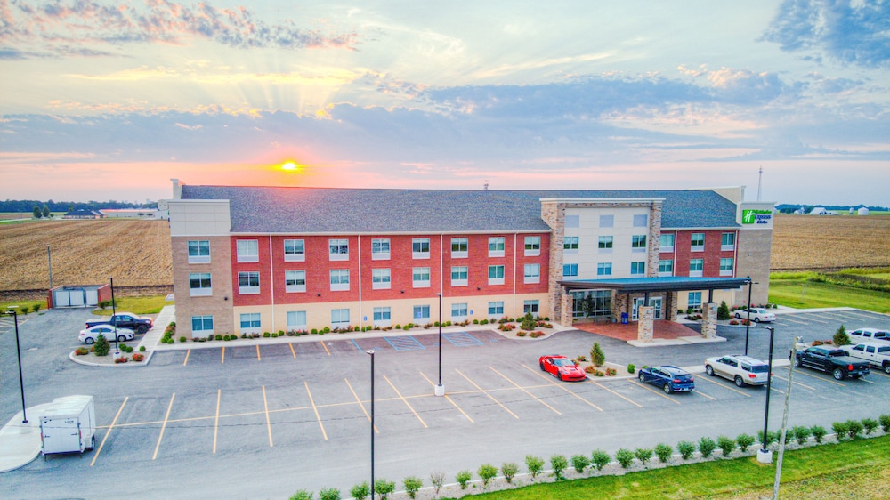 Holiday Inn Express & Suites Remington 6/49