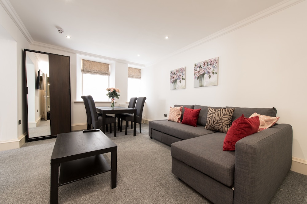 Royal Princes Suites 21/37