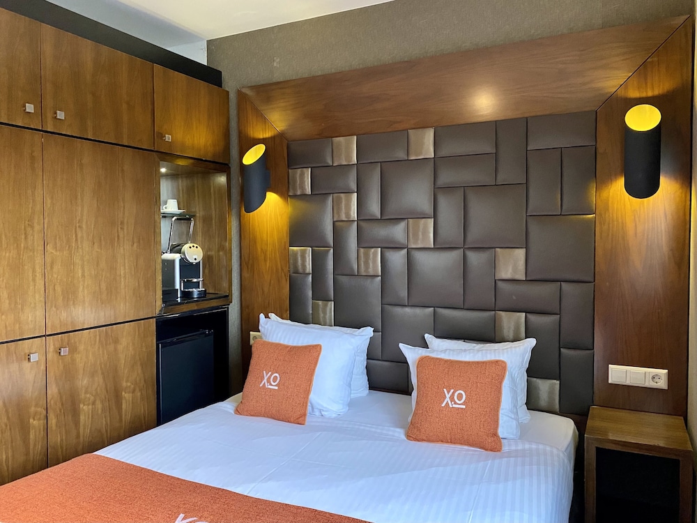 XO Hotels Park West 12/44