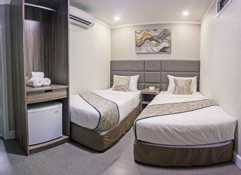 DELUXE, TWIN BEDS