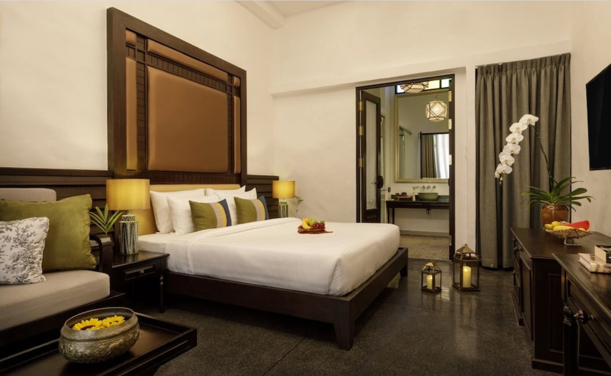 1 Bedroom, Deluxe, King Bed, Pool Access