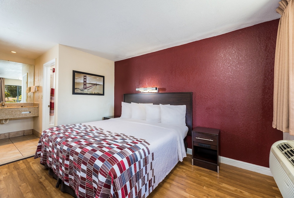 Red Roof Inn Stockton 18/33