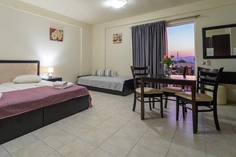 GOLDEN ROSE SUITES 28/62