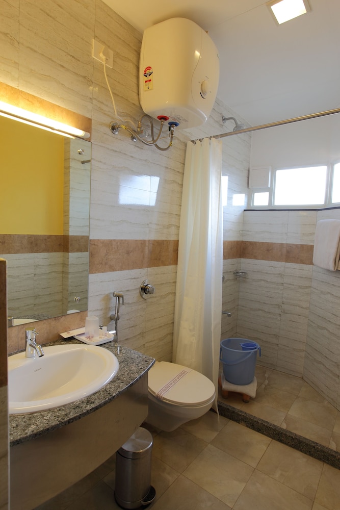 HOTEL DAYAL 7/41