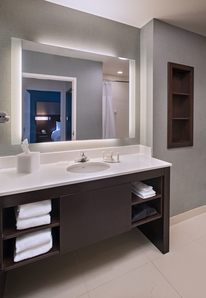 RESIDENCE INN JACKSON THE DISTRICT AT EASTOVER 63/63