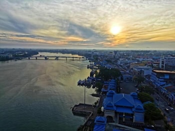 MUAR TRADERS HOTEL 25/26
