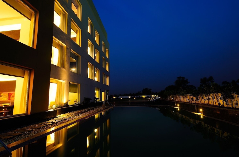 Gurmon Hotels Sohna Road Gurugram a Member of Radisson Individuals 2/75