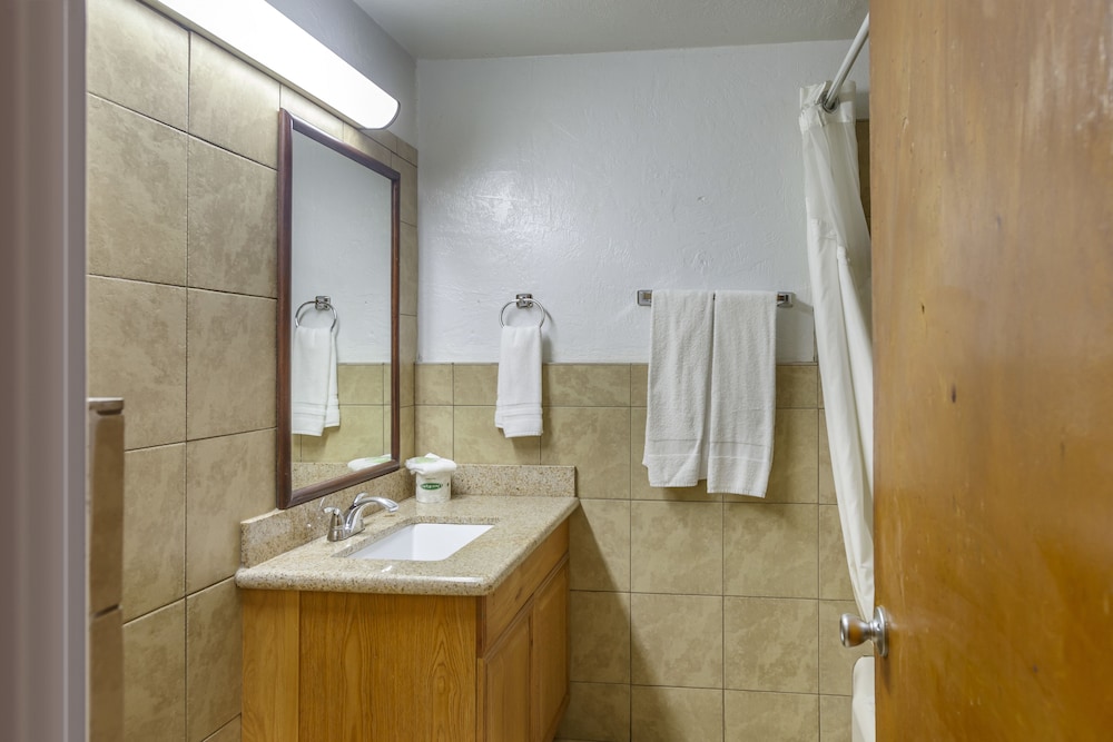 Budget Inn Boise 12/36