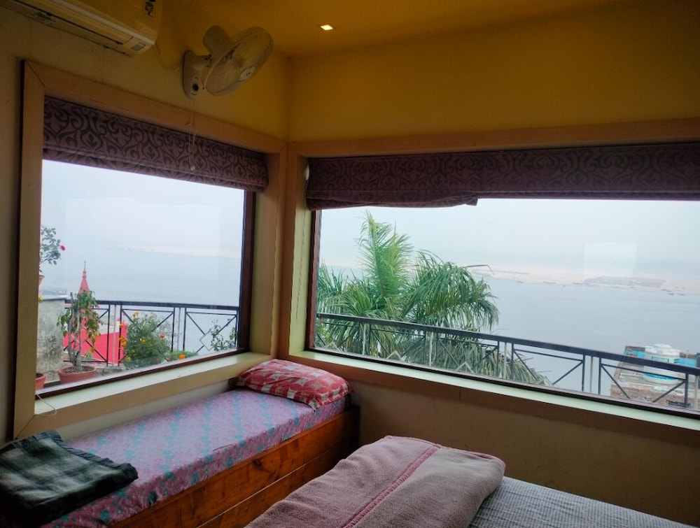 Rahul Guest House 12/50