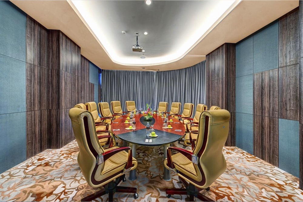 MELIA MAKASSAR 62/73