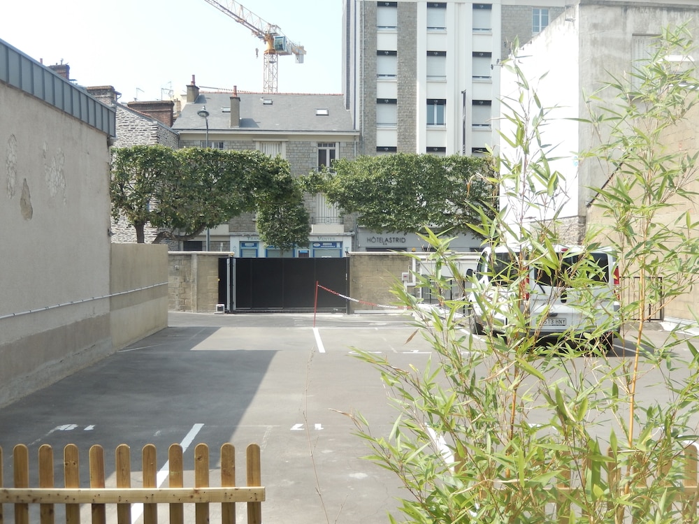 IBIS STYLES RENNES CENTRE GARE NORD 63/67